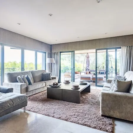 Casa De Lujo Junto Al Club Golf